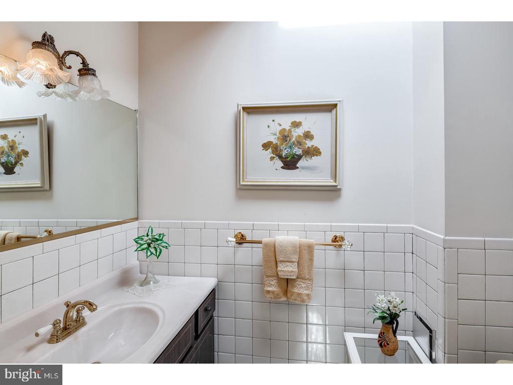 626 S 7TH STREET