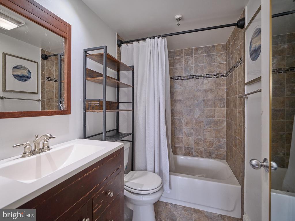 3 N CHRIS COLUMBUS BOULEVARD Unit: MD329