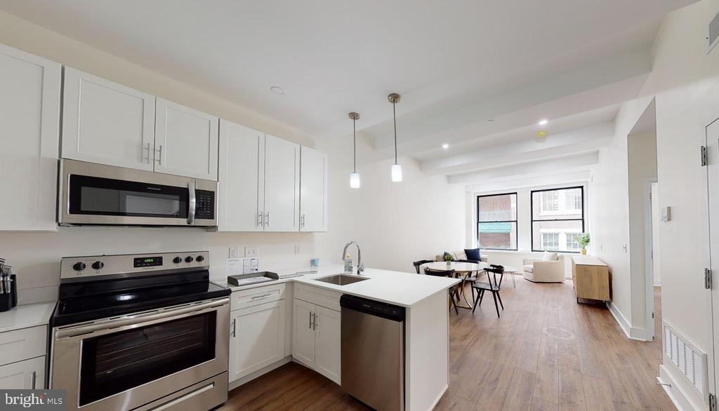 150 S INDEPENDENCE MALL W Unit: 912