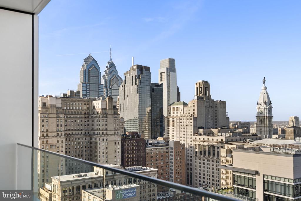 210 S 12TH STREET Unit: PH2A