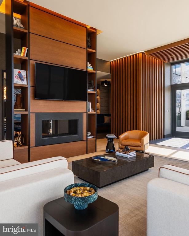 210 S 12TH STREET Unit: PH2A