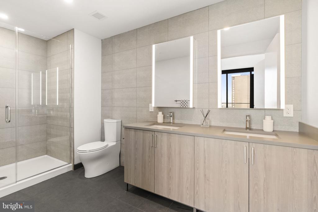 210 S 12TH STREET Unit: PH2A