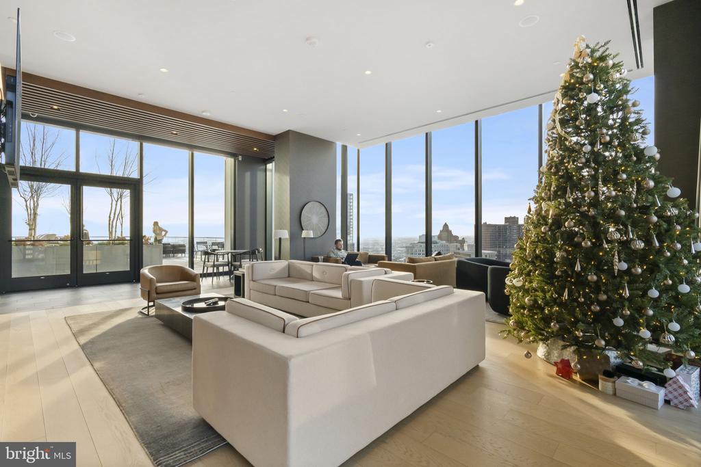 210 S 12TH STREET Unit: PH2A