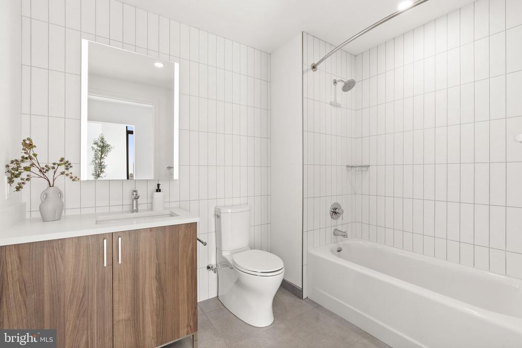 210 S 12TH STREET Unit: PH2A