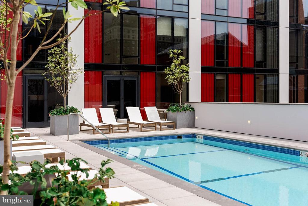 210 S 12TH STREET Unit: PH2A