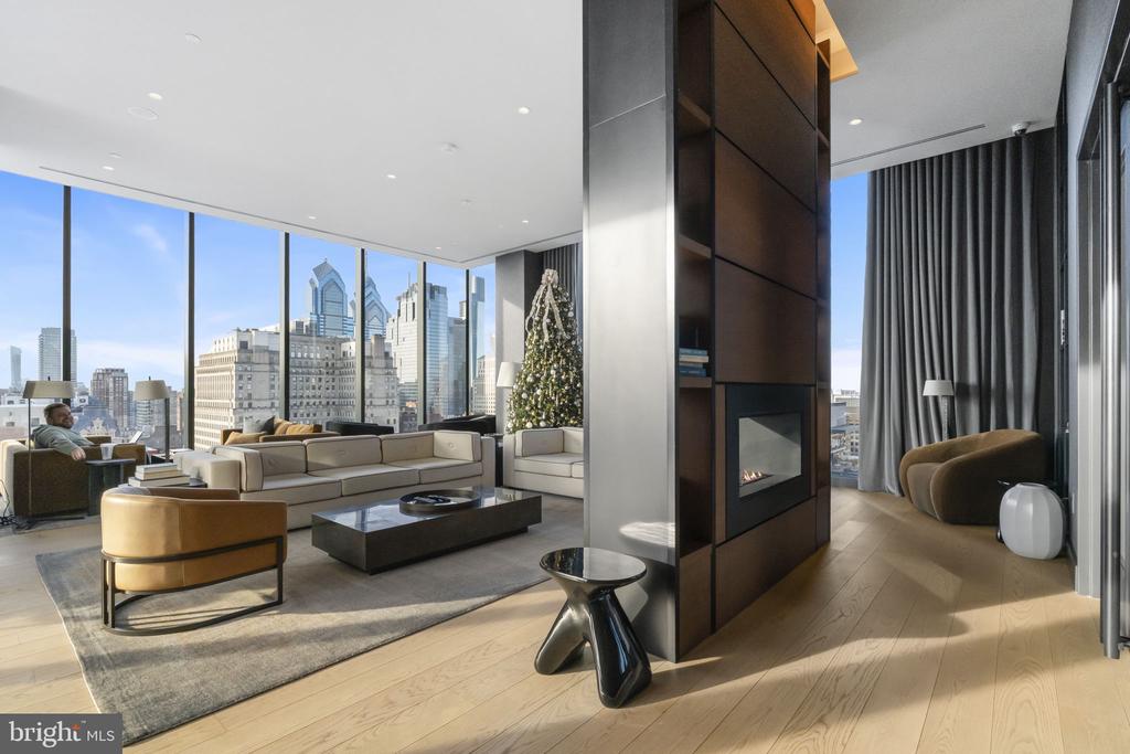 210 S 12TH STREET Unit: PH2A
