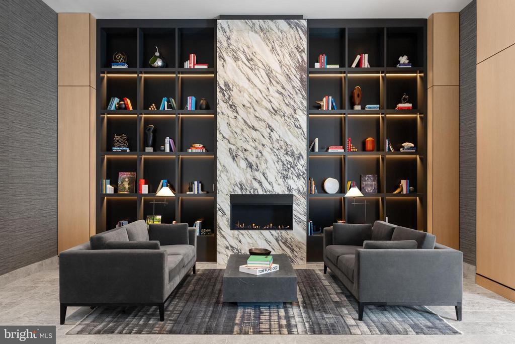 210 S 12TH STREET Unit: PH2A