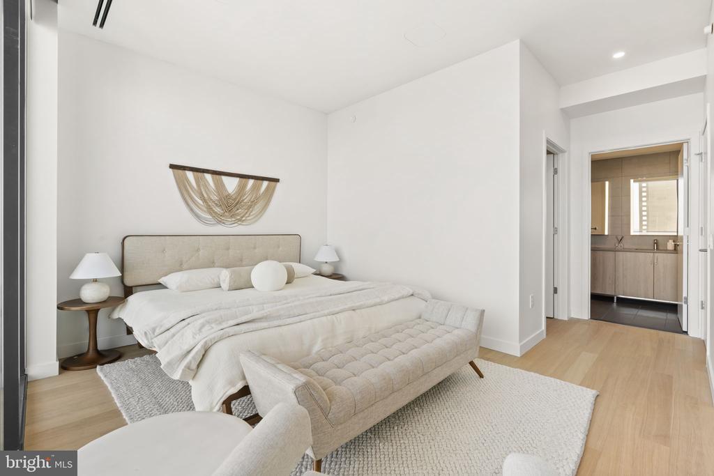 210 S 12TH STREET Unit: PH2A