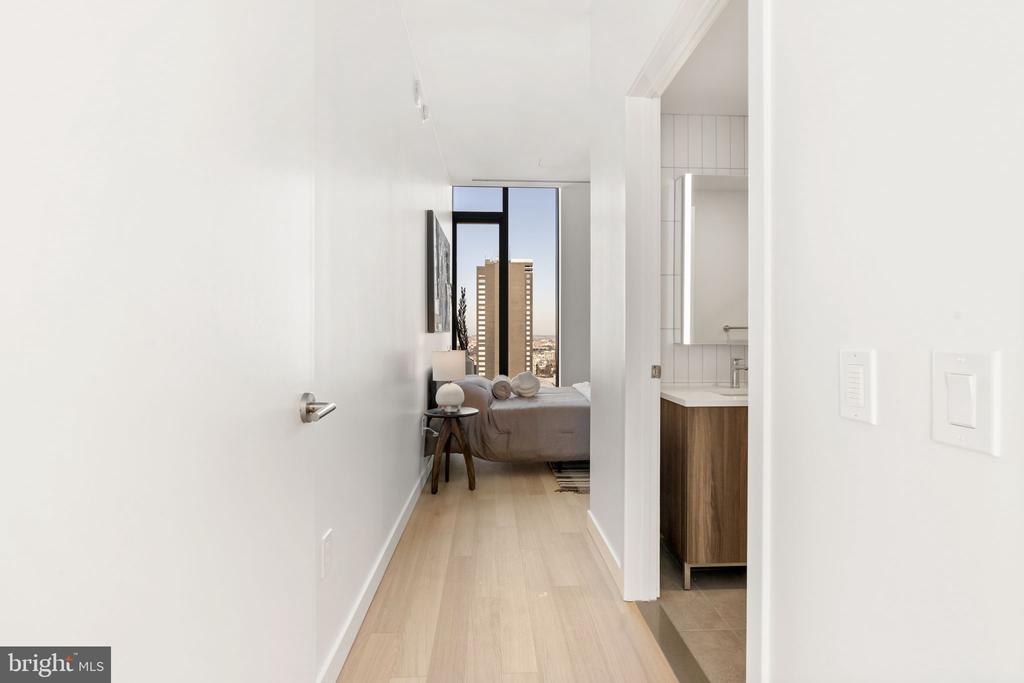 210 S 12TH STREET Unit: PH2A