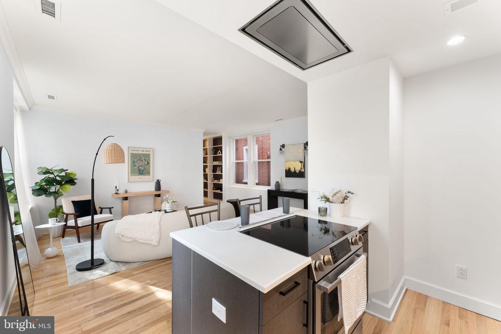 242 S 13TH STREET Unit: E
