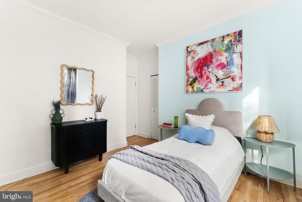 242 S 13TH STREET Unit: E