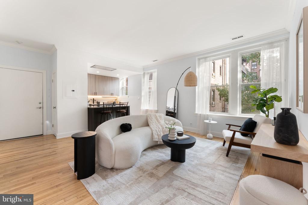 242 S 13TH STREET Unit: E