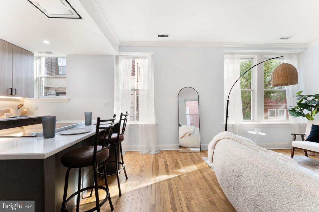 242 S 13TH STREET Unit: E