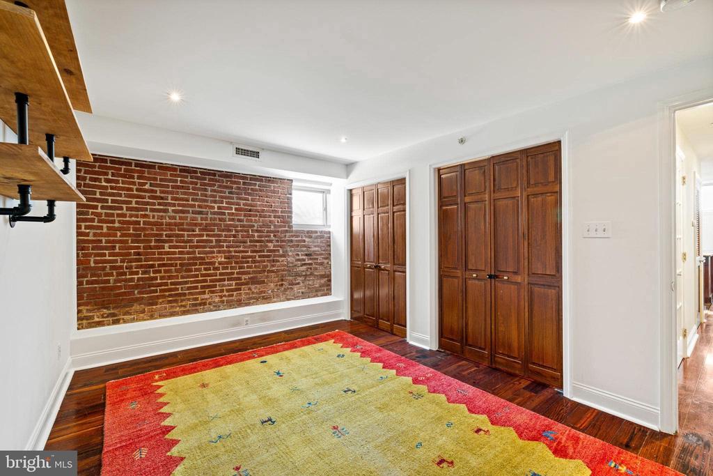 1301 N FRONT STREET Unit: G