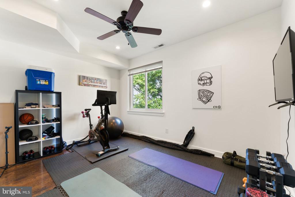 631 W OXFORD STREET Unit: 2