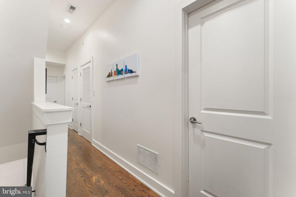 631 W OXFORD STREET Unit: 2