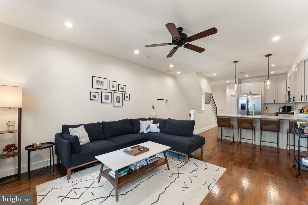631 W OXFORD STREET Unit: 2