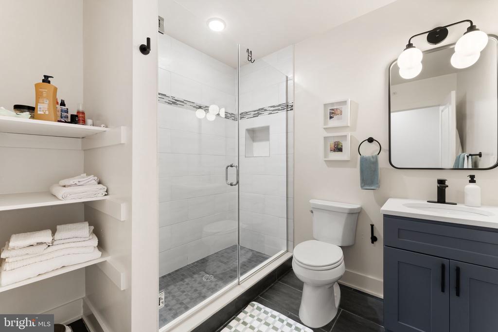 631 W OXFORD STREET Unit: 2