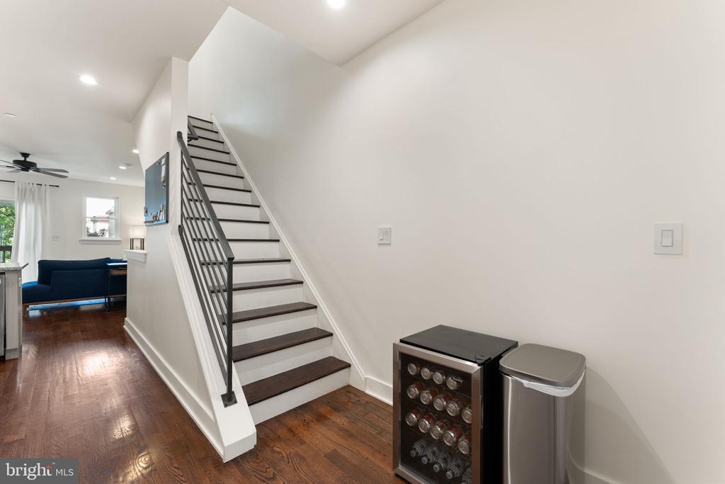 631 W OXFORD STREET Unit: 2