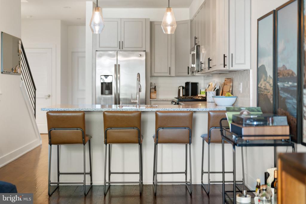 631 W OXFORD STREET Unit: 2