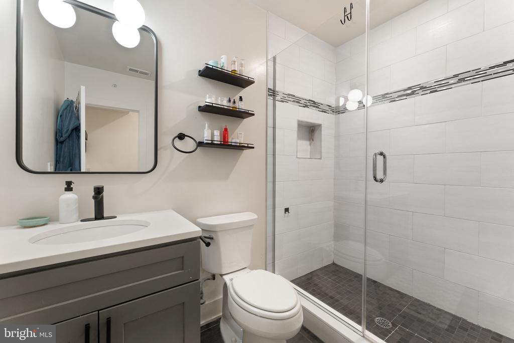 631 W OXFORD STREET Unit: 2