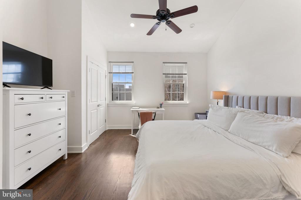 631 W OXFORD STREET Unit: 2