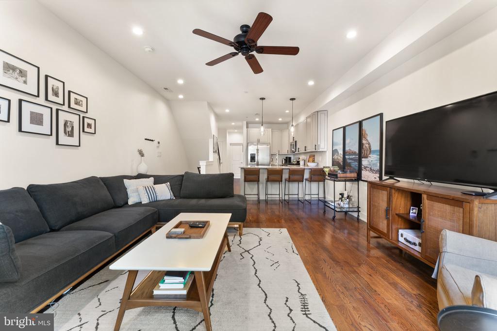 631 W OXFORD STREET Unit: 2
