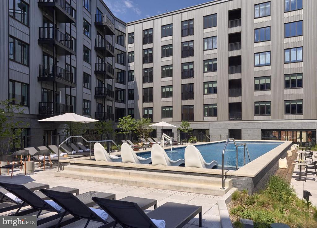 1200 NORMANDY PLACE Unit: 1652