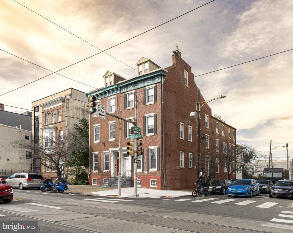 1503 W GIRARD AVENUE
