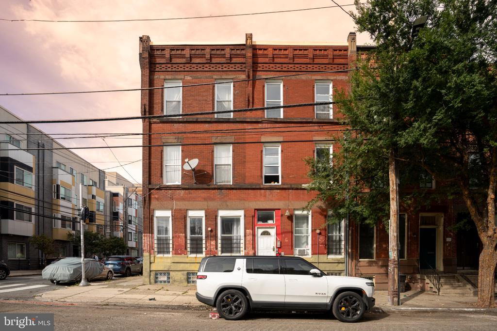 1537 POPLAR STREET