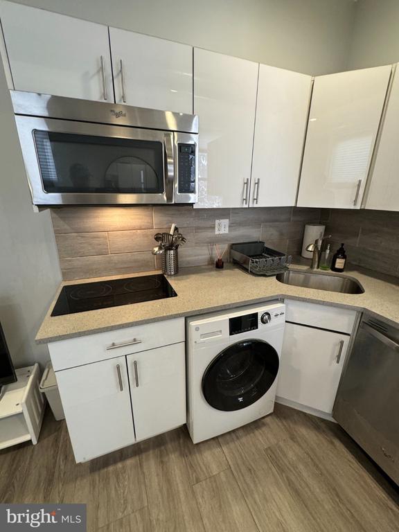 1537 POPLAR STREET