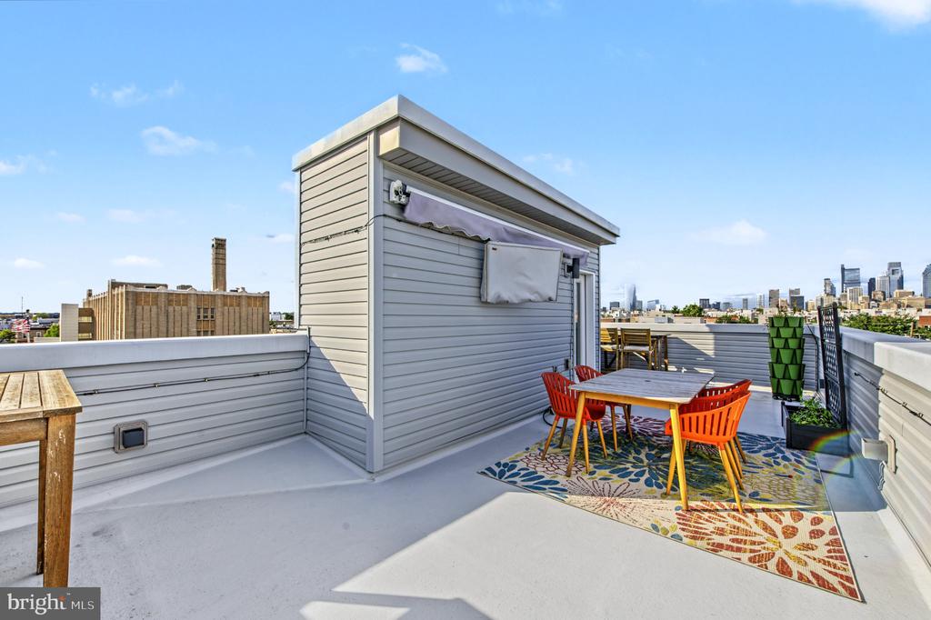 2061 MCCLELLAN STREET