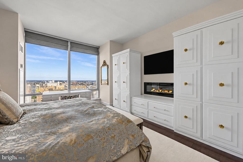 1414 S PENN SQUARE Unit: 35F