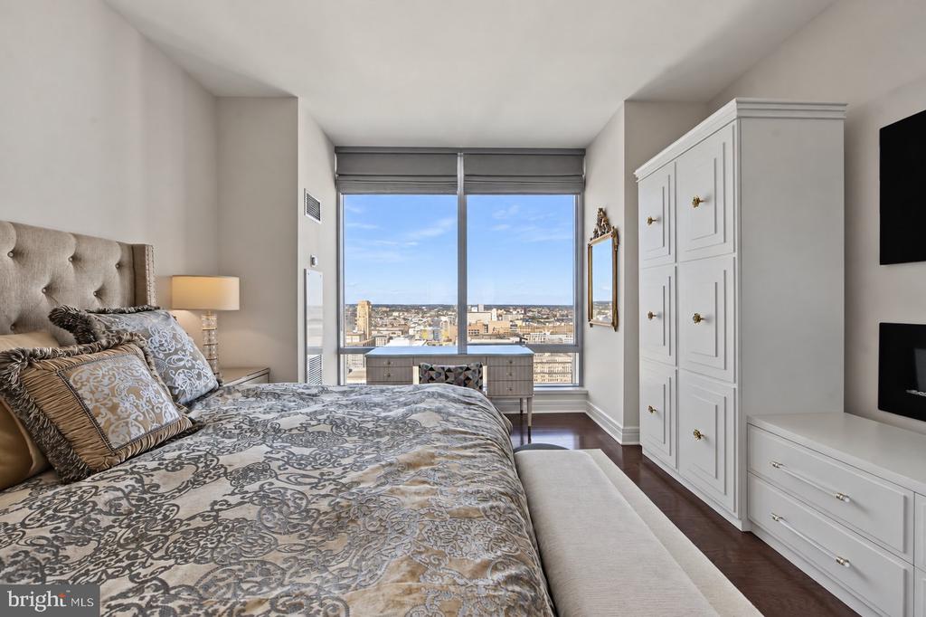 1414 S PENN SQUARE Unit: 35F
