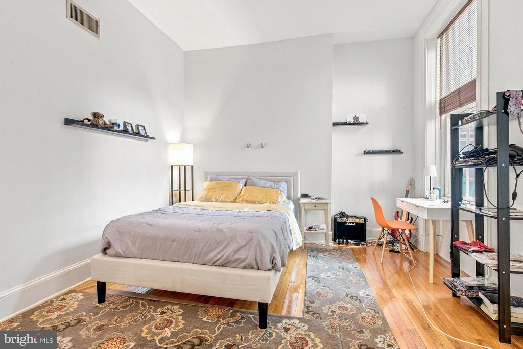 1130 SPRUCE STREET Unit: 2A