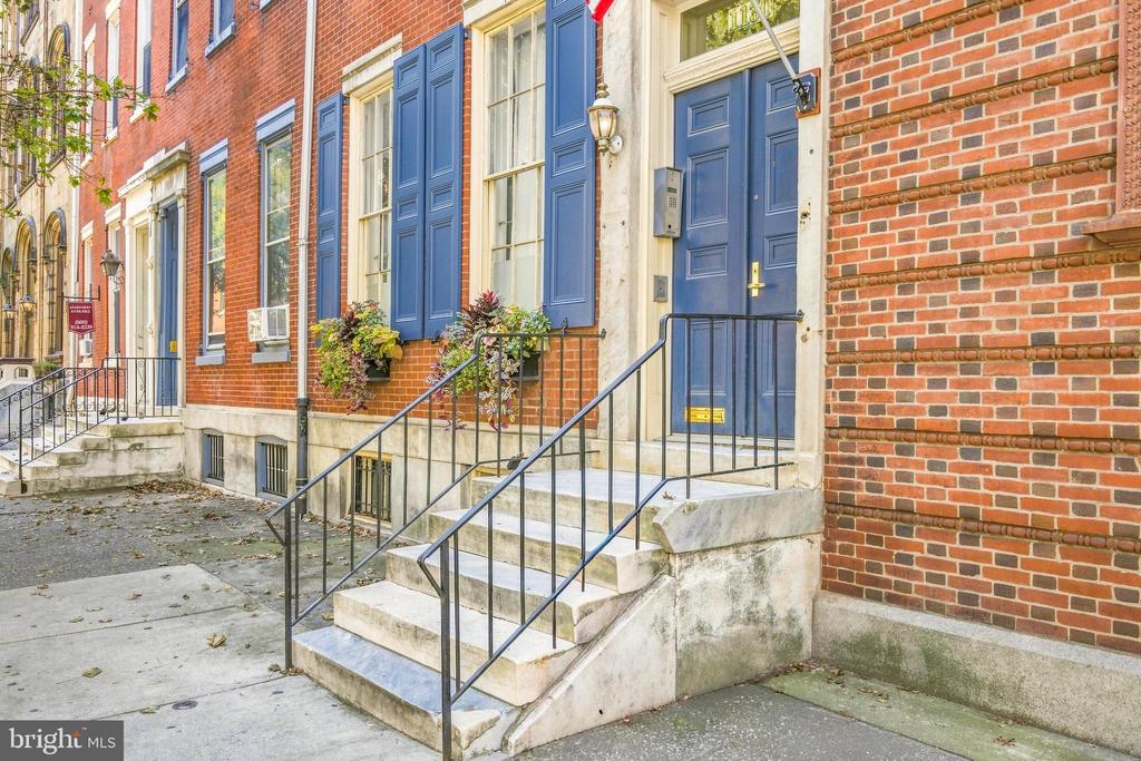 1130 SPRUCE STREET Unit: 2A