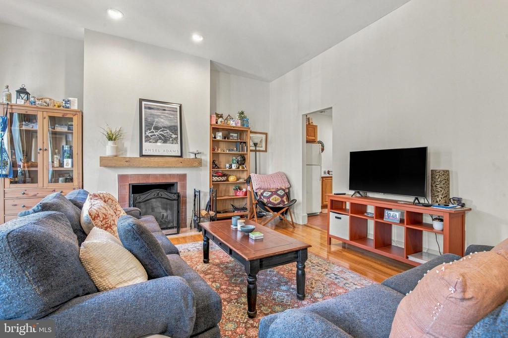 1130 SPRUCE STREET Unit: 2A
