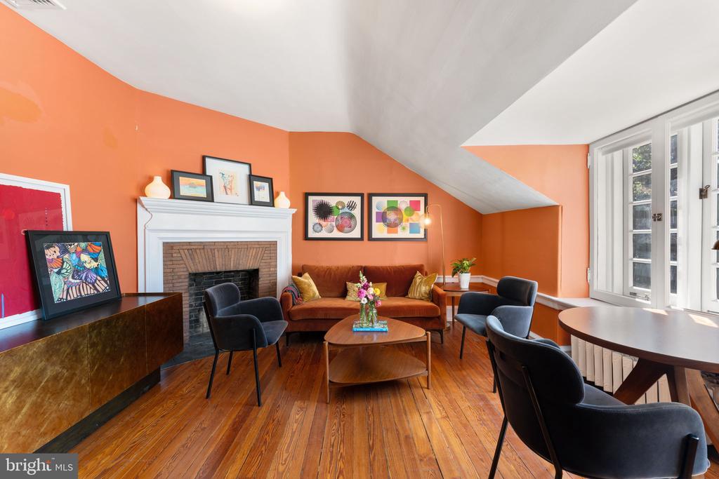 441 W STAFFORD STREET