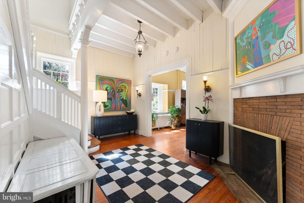 441 W STAFFORD STREET