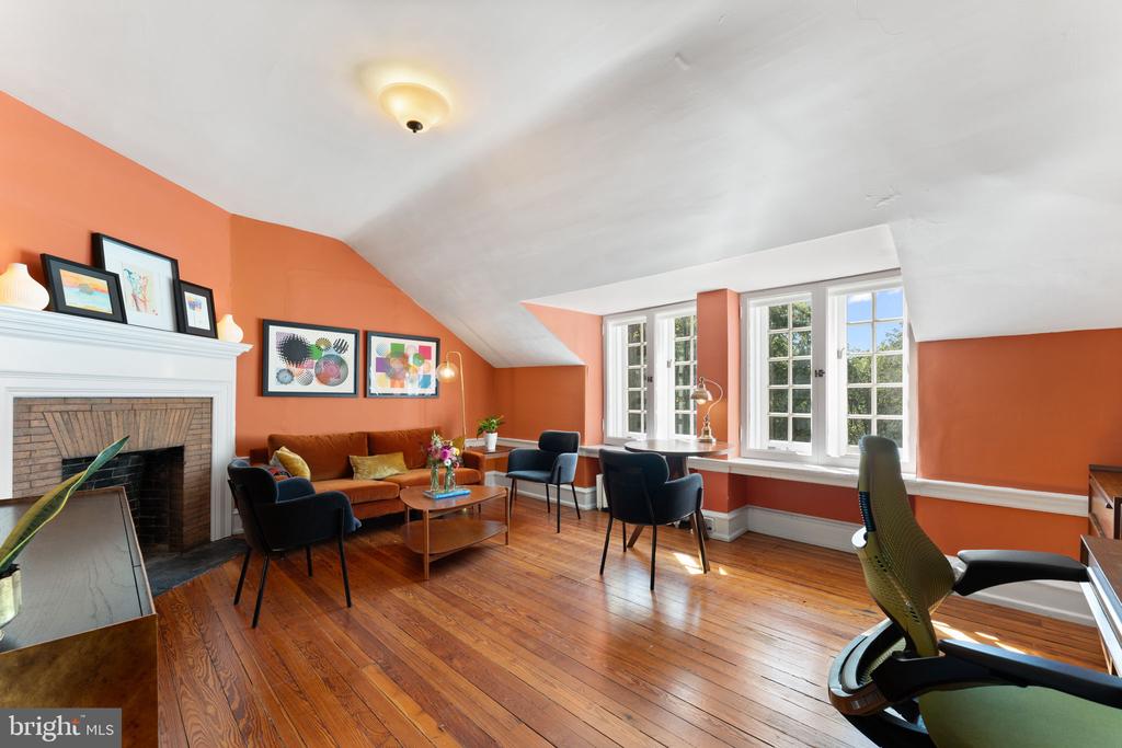441 W STAFFORD STREET