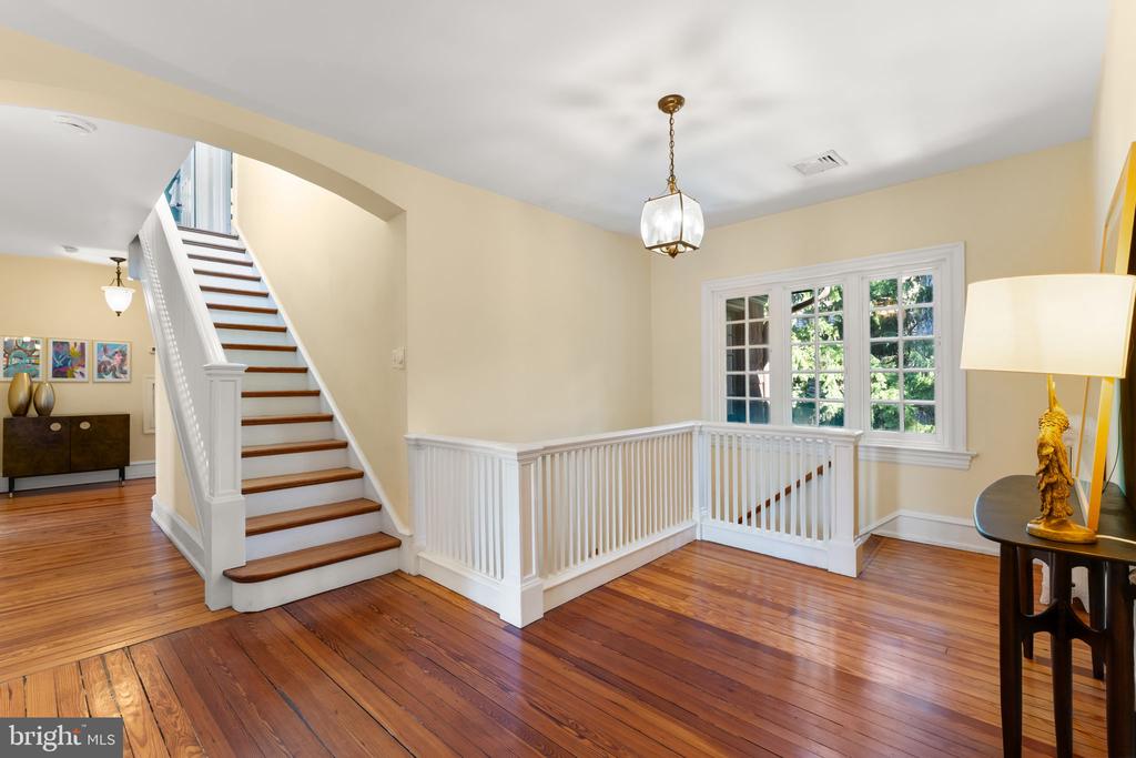 441 W STAFFORD STREET