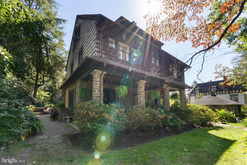 441 W STAFFORD STREET