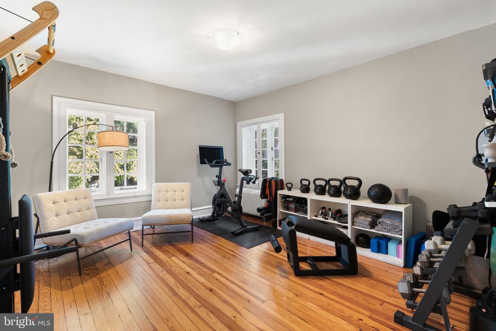441 W STAFFORD STREET