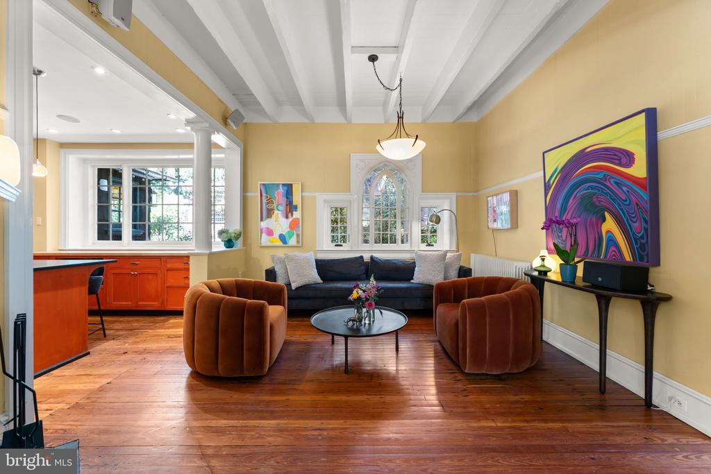 441 W STAFFORD STREET