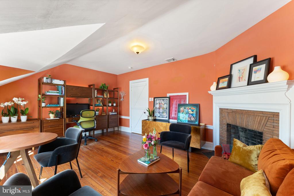 441 W STAFFORD STREET