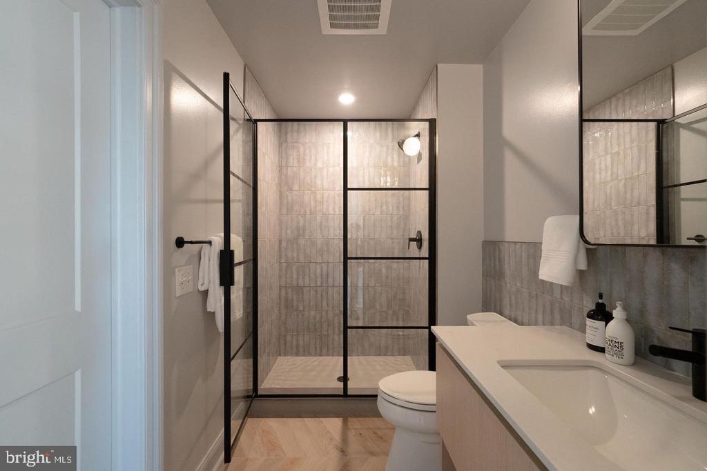 1325 N BEACH STREET Unit: 522