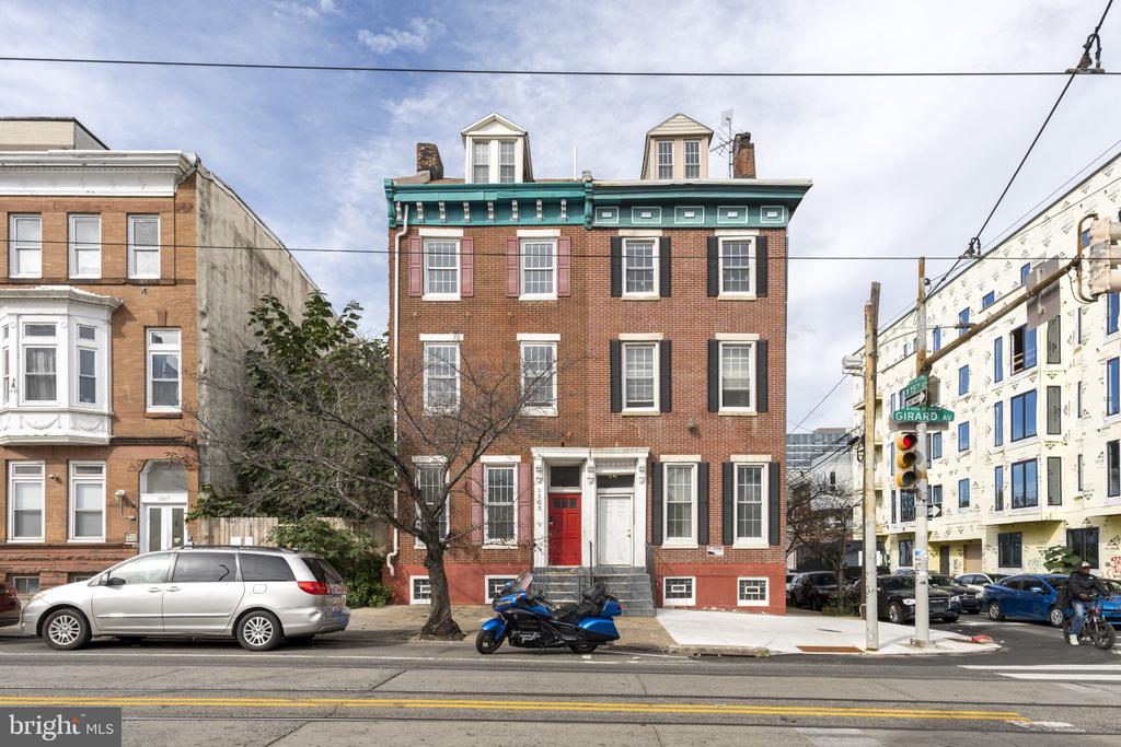 1501 W GIRARD AVENUE