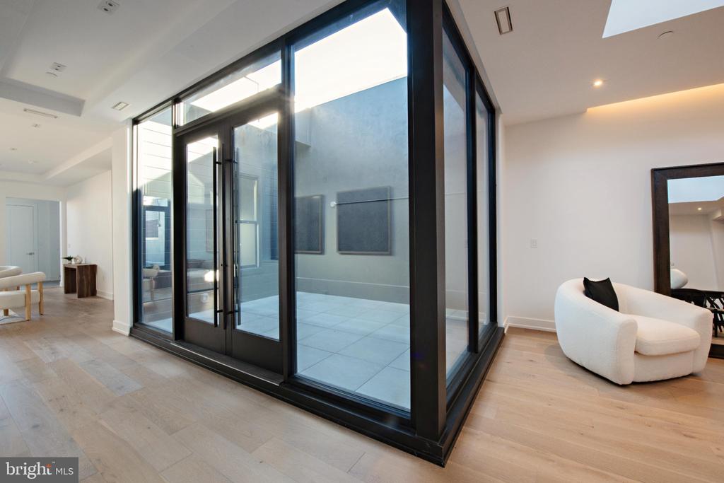 124 N 2ND STREET Unit: PENTHOUSE