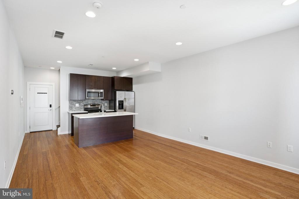 837 N 16TH STREET Unit: 4