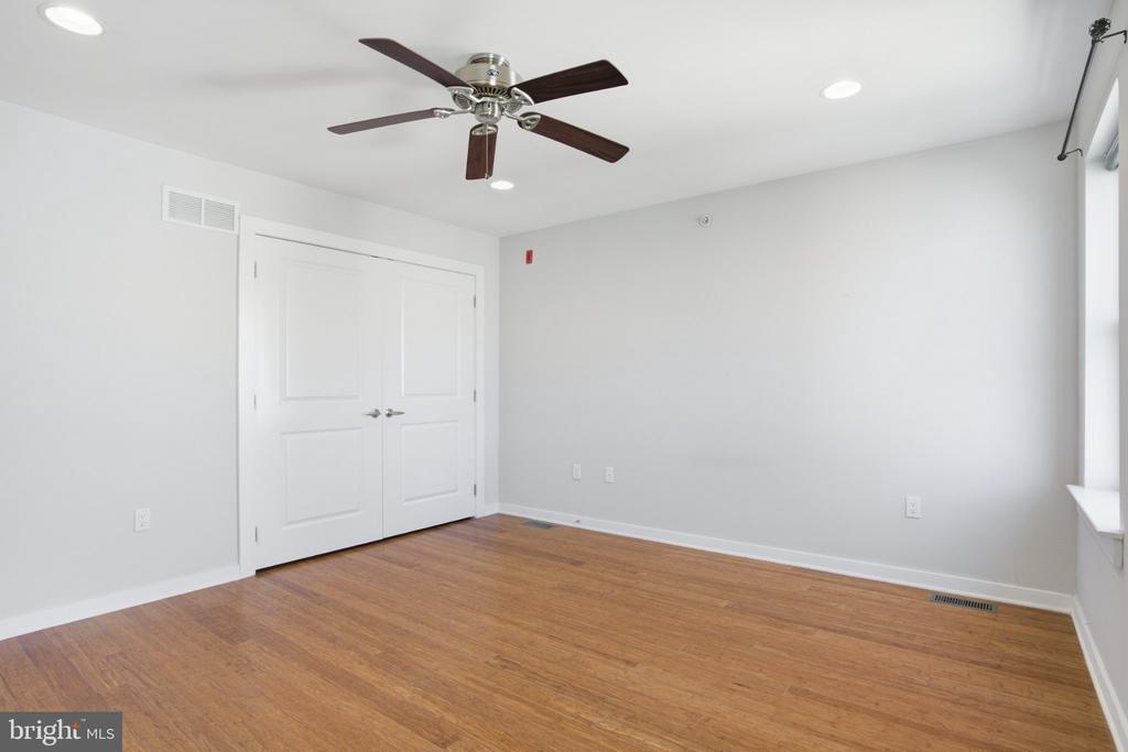 837 N 16TH STREET Unit: 4